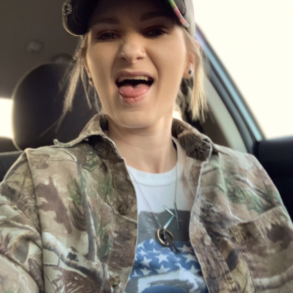 Meet your Posher, Kayla